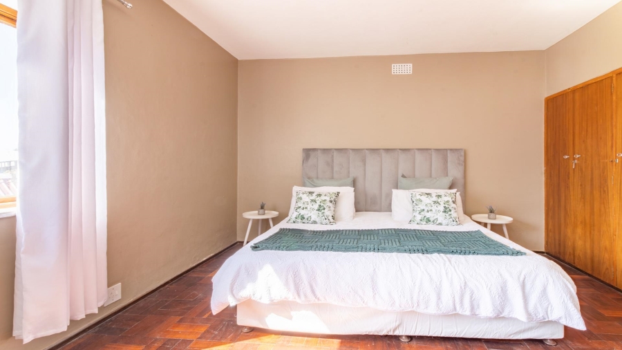 2 Bedroom Property for Sale in Muizenberg Western Cape